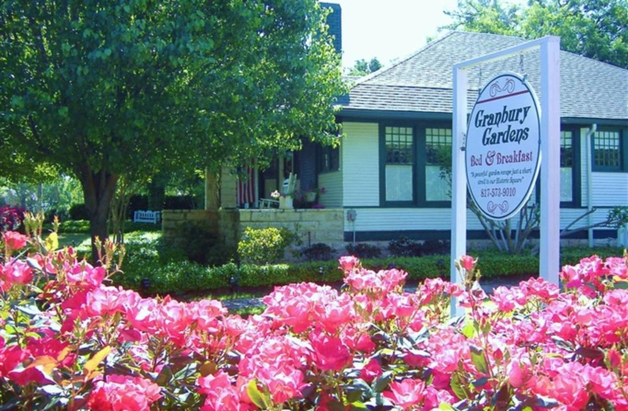 Granbury Gardens Bed And Breakfast Exterior photo